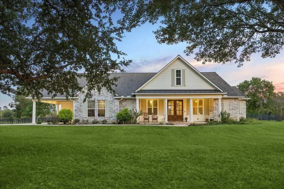 Unit for sale at 3712 Quail Circle, Sealy, TX 77474
