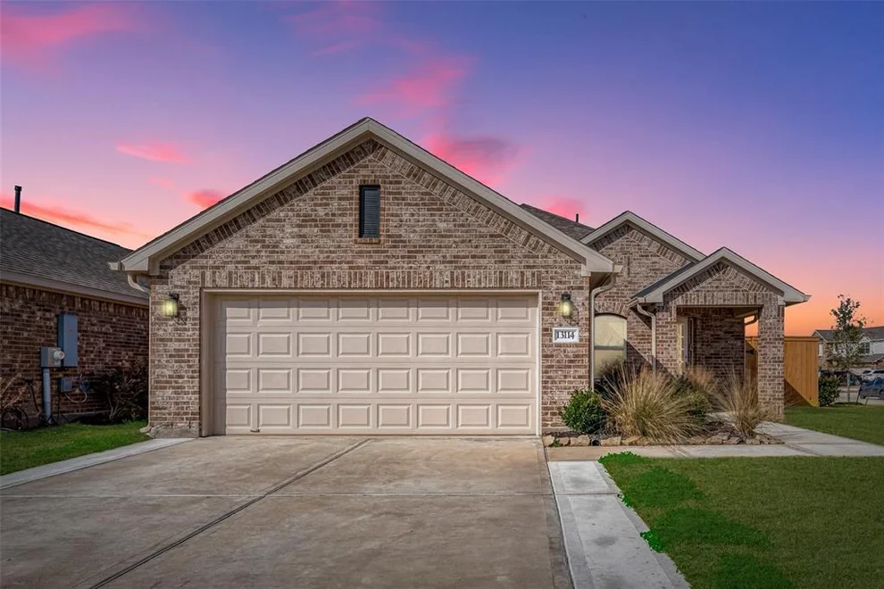 Unit for sale at 13114 Dalvay Beach Drive, Texas City, TX 77568