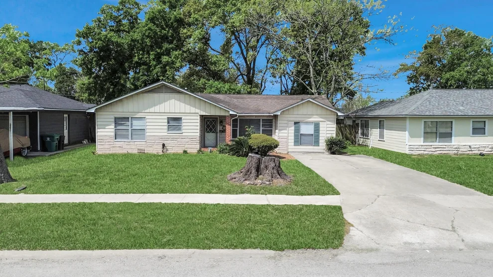 Unit for sale at 1806 San Jacinto Drive, Pasadena, TX 77502
