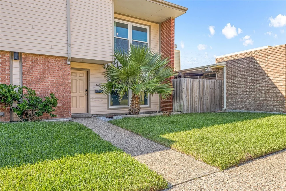 Unit for sale at 7002 Lasker Drive, Galveston, TX 77551