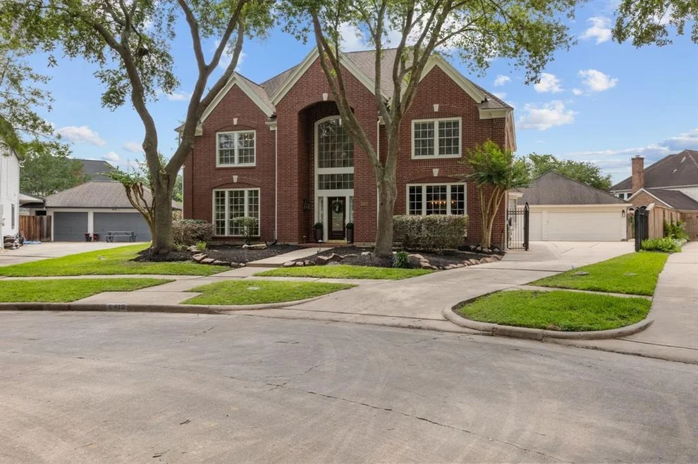 Unit for sale at 2415 Sawgrass Court, League City, TX 77573