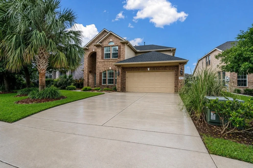 Unit for sale at 18119 Blues Point Drive, Cypress, TX 77429