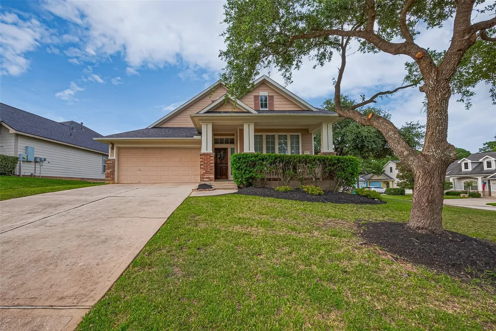 Unit for sale at 2500 Amy Lee Drive, Conroe, TX 77304