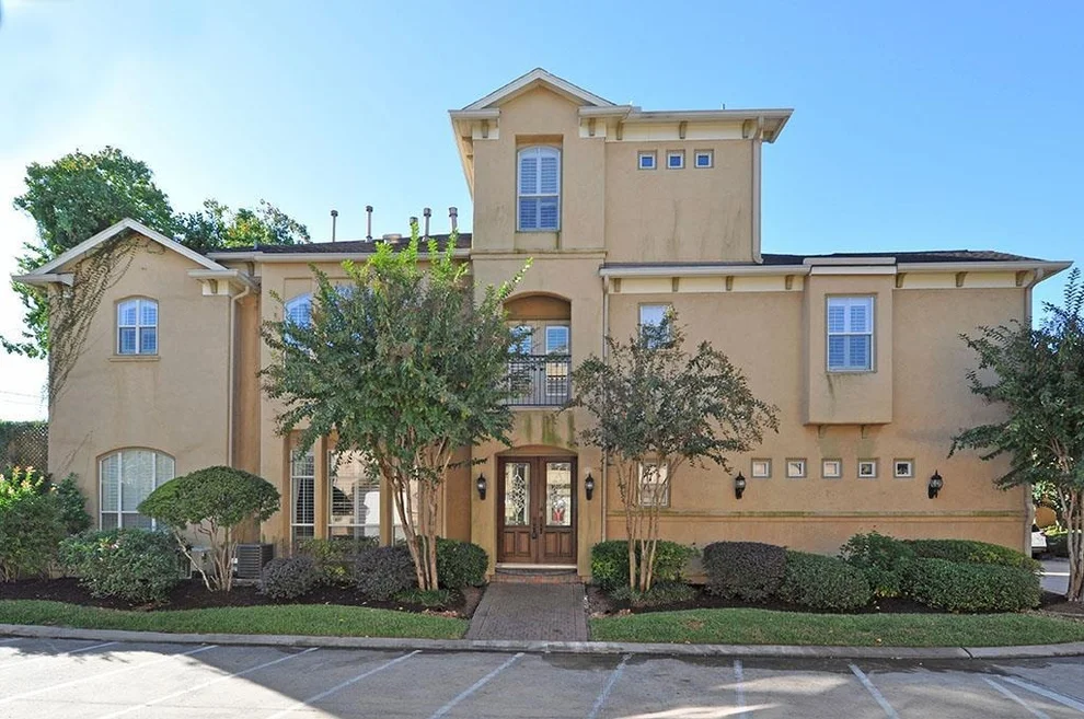 Unit for sale at 6215 Sutherland Square, Houston, TX 77081