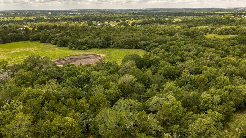 Unit for sale at 8 Hillwood Trail, Brenham, TX 77833