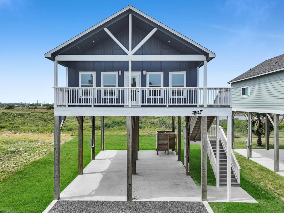 Unit for sale at 1042 Victoria Lane, Gilchrist, TX 77617