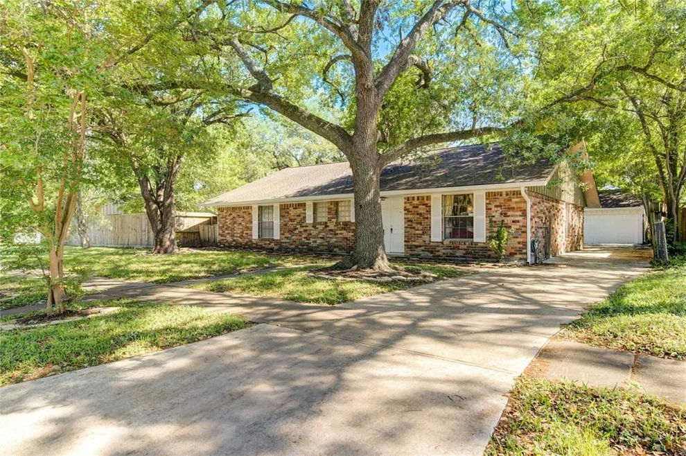 Unit for sale at 6119 Ariel Street, Houston, TX 77074