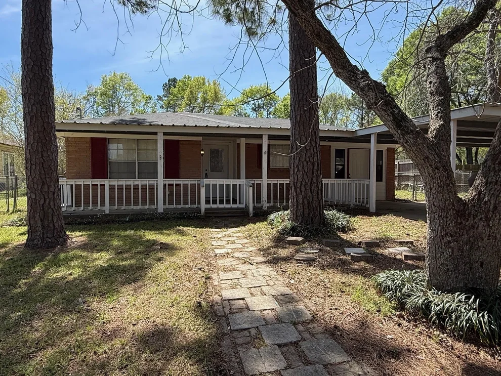 Unit for sale at 432 Young Street, Livingston, TX 77351