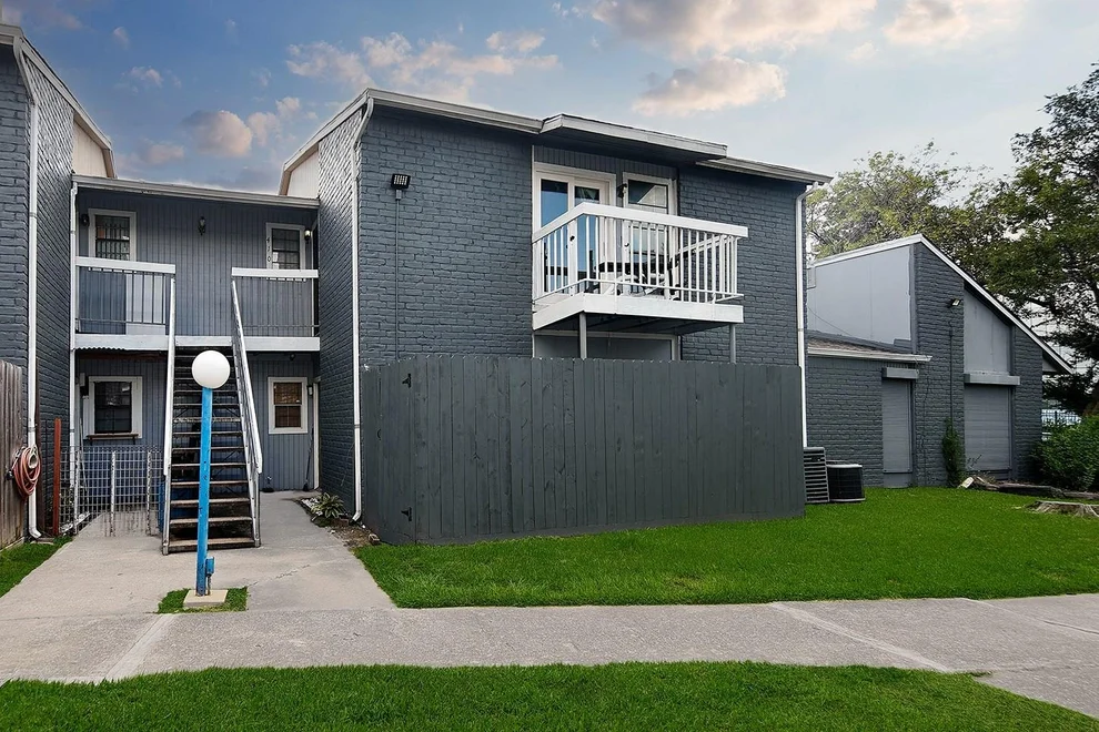 Unit for sale at 9550 Deering Drive, Houston, TX 77036