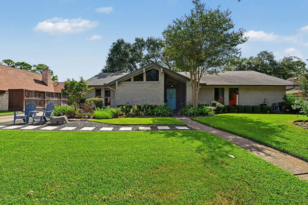 Unit for sale at 2750 Fontana Drive, Houston, TX 77043