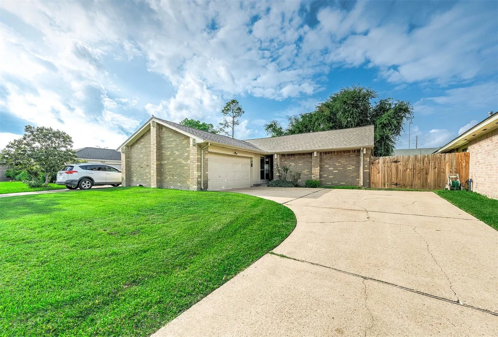 Unit for sale at 16230 Rancho Blanco Drive, Houston, TX 77083