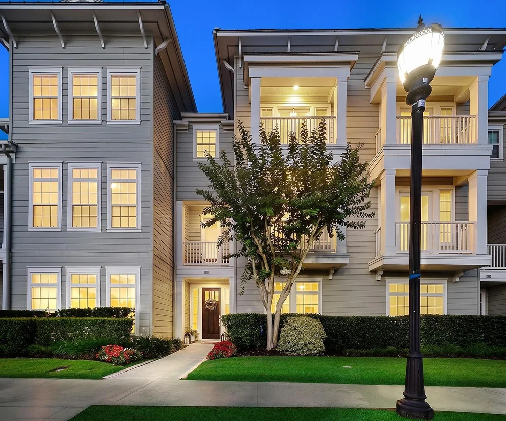 Unit for sale at 198 W Breezy Way, The Woodlands, TX 77380