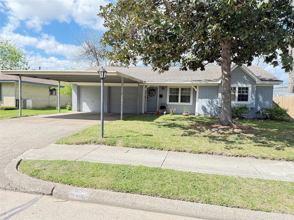 Unit for sale at 129 Sylvia Street, Deer Park, TX 77536