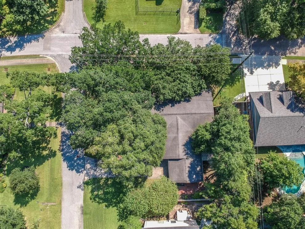Unit for sale at 11701 Spriggs Way, Hedwig Village, TX 77024