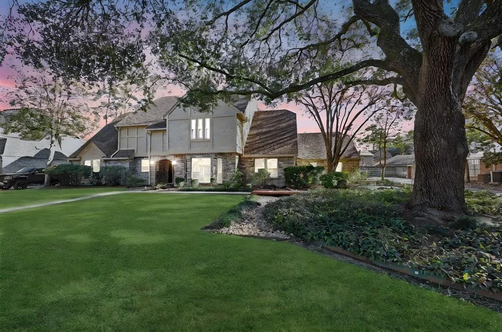 Unit for sale at 5403 Foresthaven Drive, Houston, TX 77066