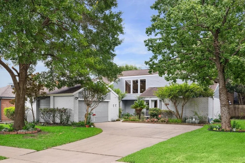 Unit for sale at 12311 Piping Rock Drive, Houston, TX 77077