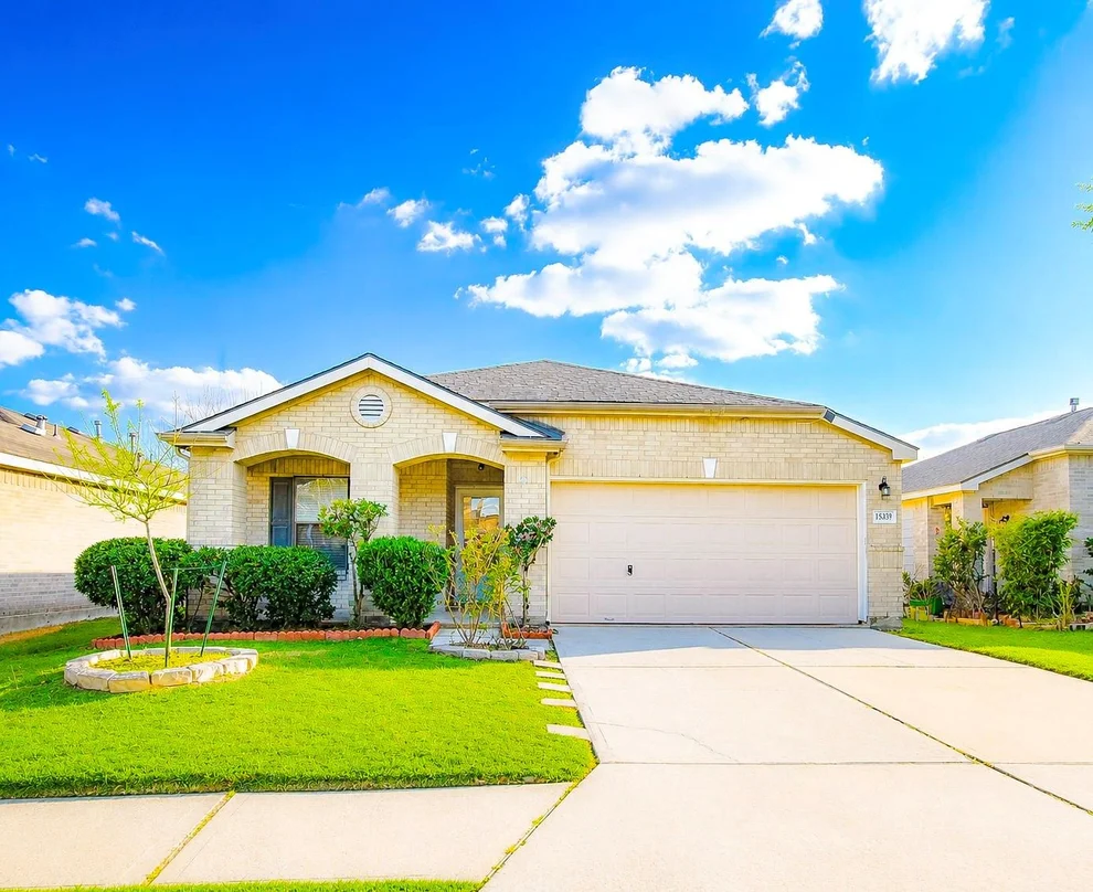 Unit for sale at 15639 Western Skies Drive, Houston, TX 77086