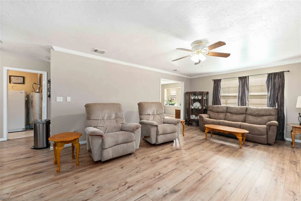 Unit for sale at 5222 Glenvalley Drive, La Porte, TX 77571