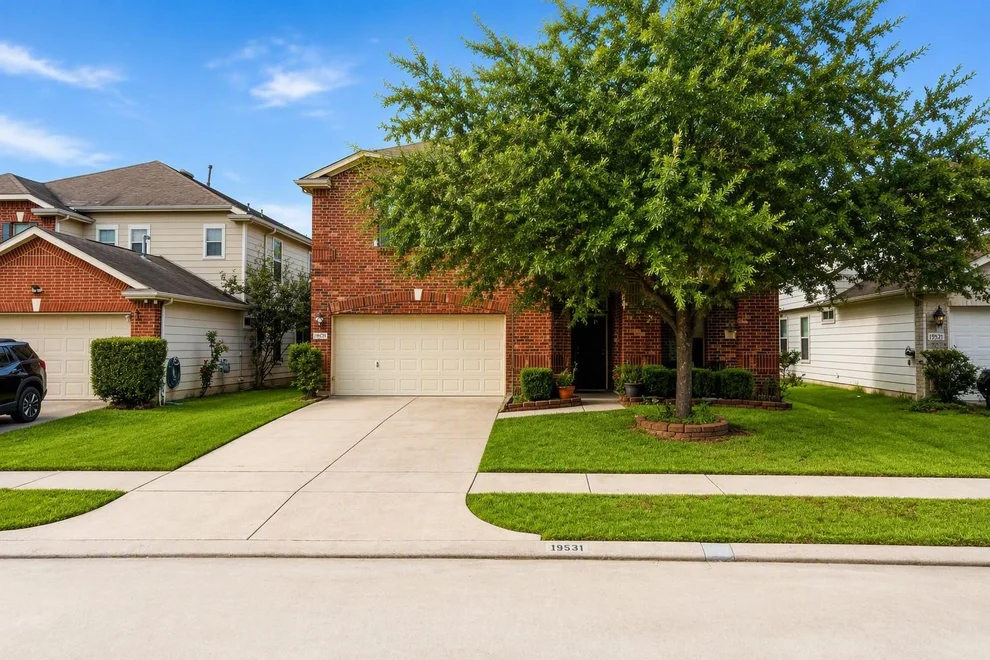 Unit for sale at 19531 Remington Bend Drive, Houston, TX 77073