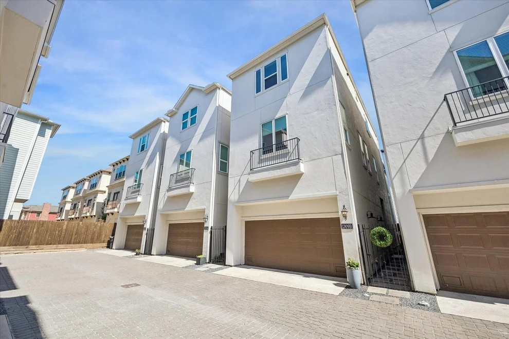 Unit for sale at 1309 W 24th Street, Houston, TX 77008