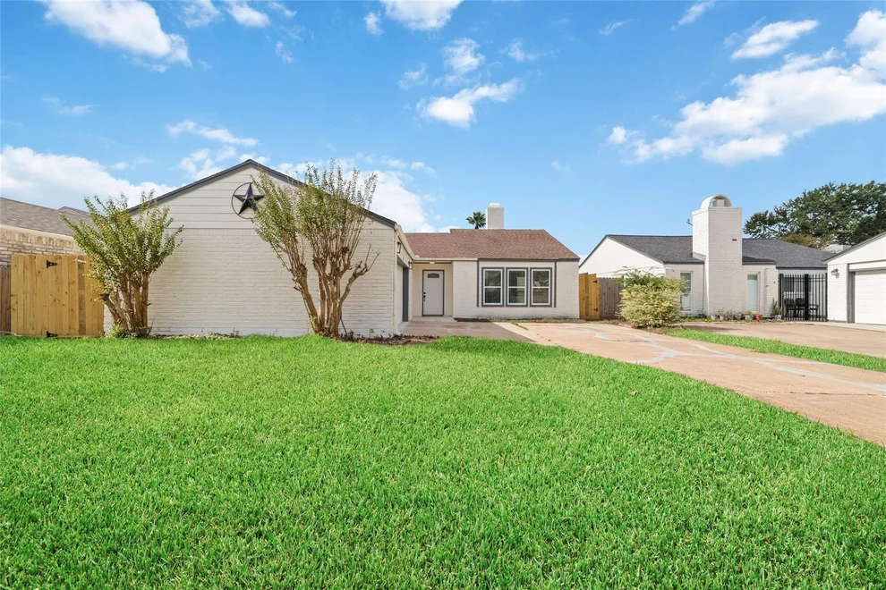 Unit for sale at 2718 Ashford Oak Drive, Houston, TX 77082