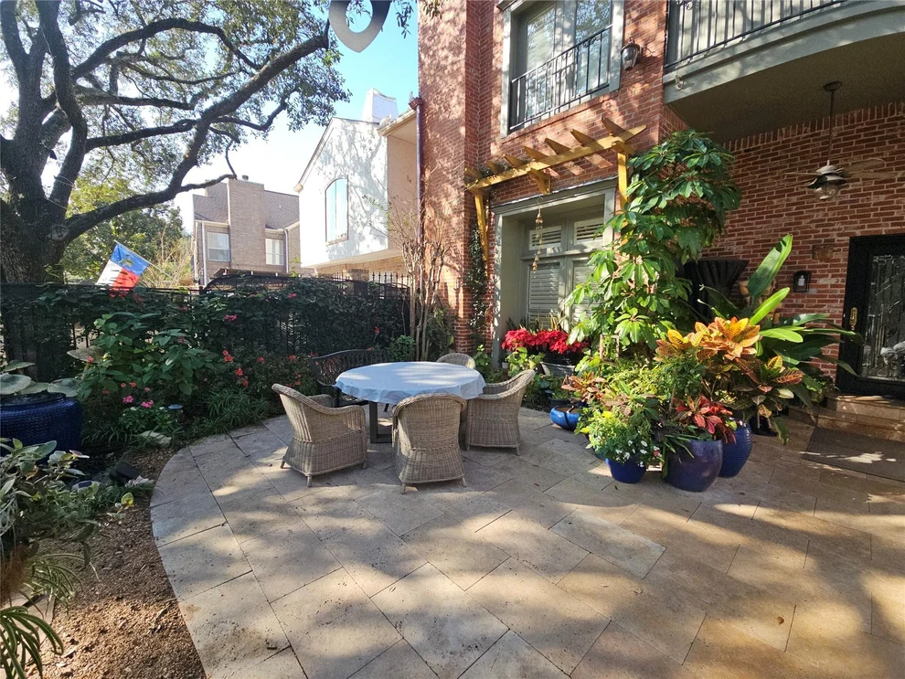 Unit for sale at 4716 Post Oak Timber Drive, Houston, TX 77056
