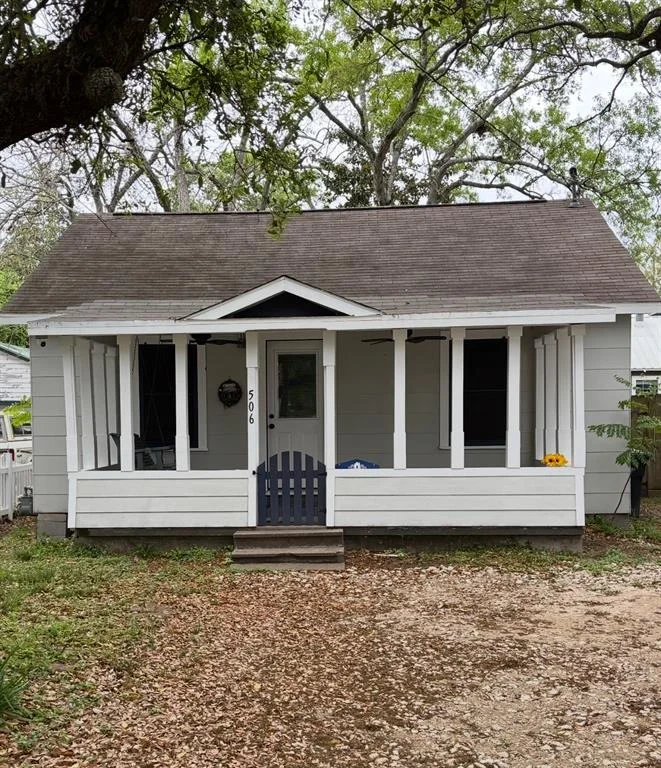 Unit for sale at 506 W Blum Street, Alvin, TX 77511