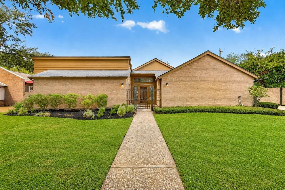Unit for sale at 310 Power Court, Sugar Land, TX 77478