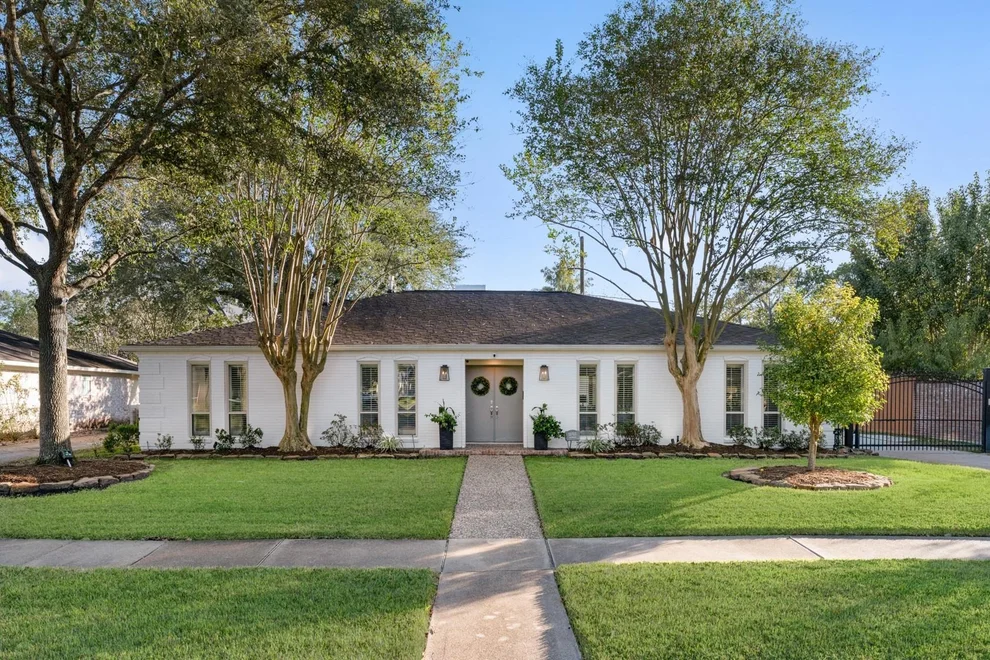 Unit for sale at 10703 Deerwood Road, Houston, TX 77042