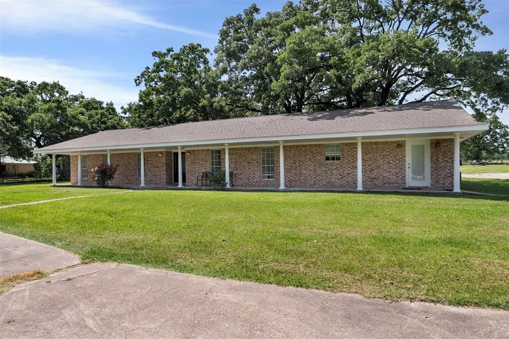 Unit for sale at 38 Fm 1696 Road W, Huntsville, TX 77320
