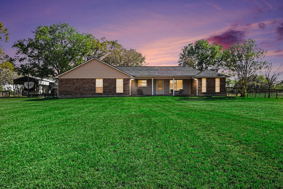 Unit for sale at 21503 Pecan Bend Road, Damon, TX 77430