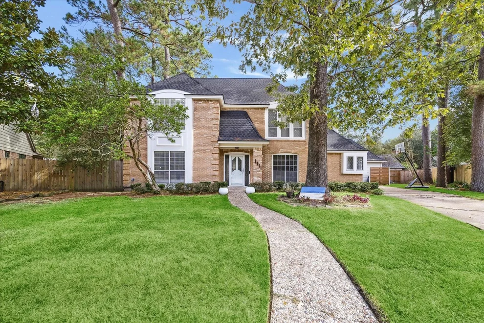 Unit for sale at 2611 Parkdale Drive, Kingwood, TX 77339