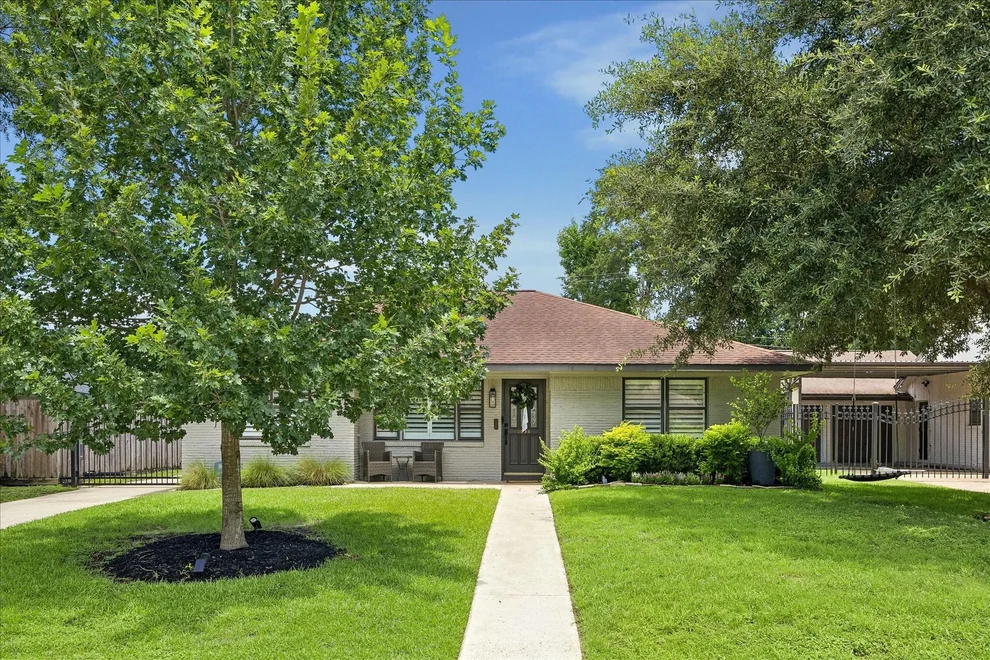 Unit for sale at 2034 De Milo Drive, Houston, TX 77018