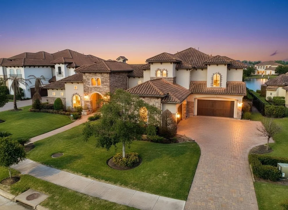 Unit for sale at 14 Ivy Bend Lane, Sugar Land, TX 77479