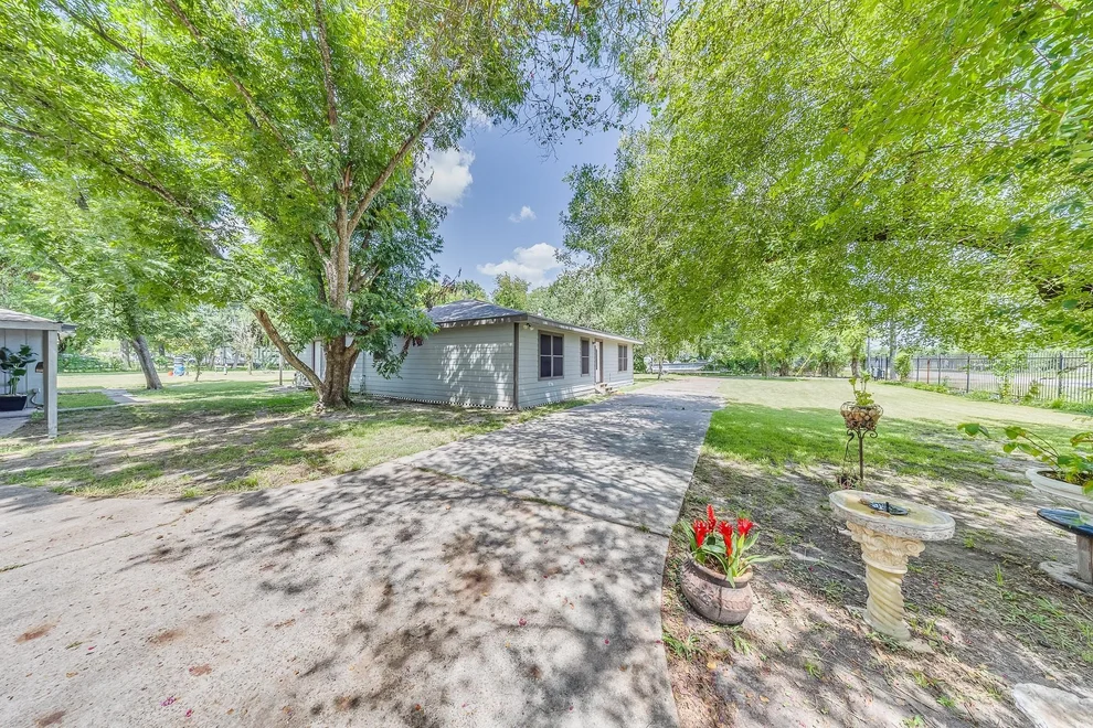 Unit for sale at 1725 Strawn Road, Houston, TX 77039