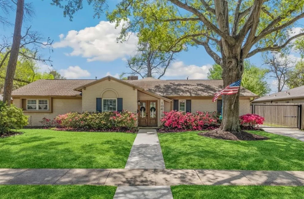 Unit for sale at 10615 Deerwood Road, Houston, TX 77042