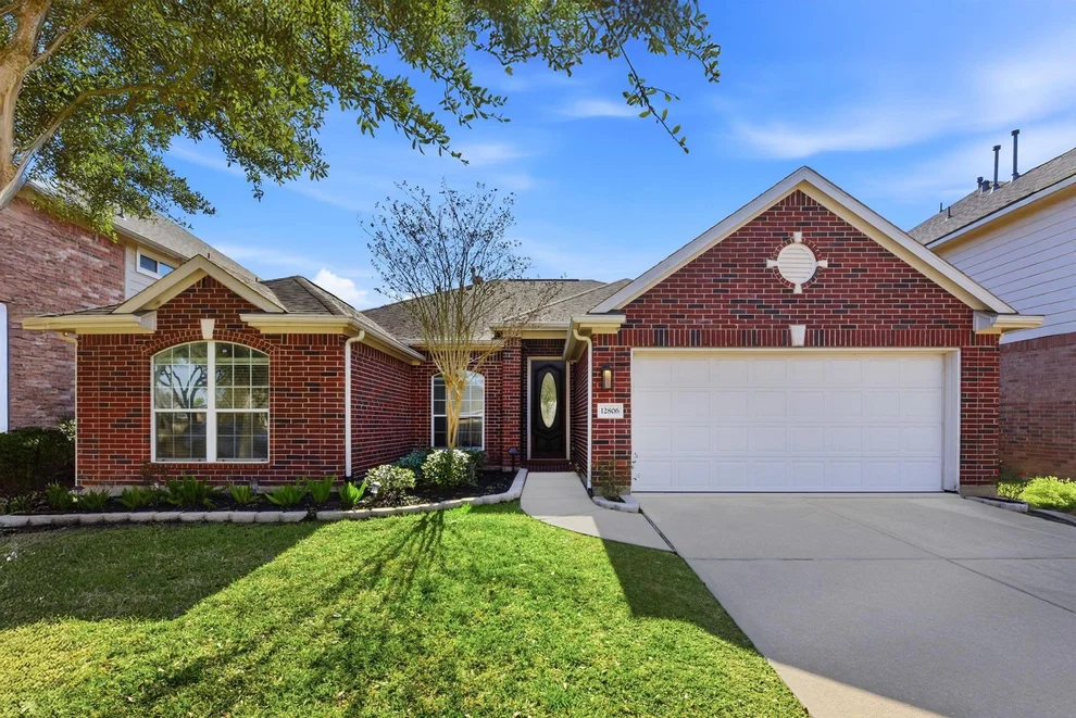 Unit for sale at 12806 Shadow Canyon Lane, Pearland, TX 77584