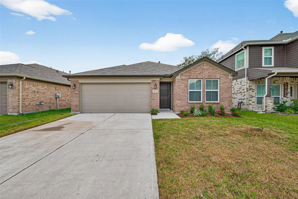 Unit for sale at 11643 Colossal Oak Drive, Houston, TX 77066