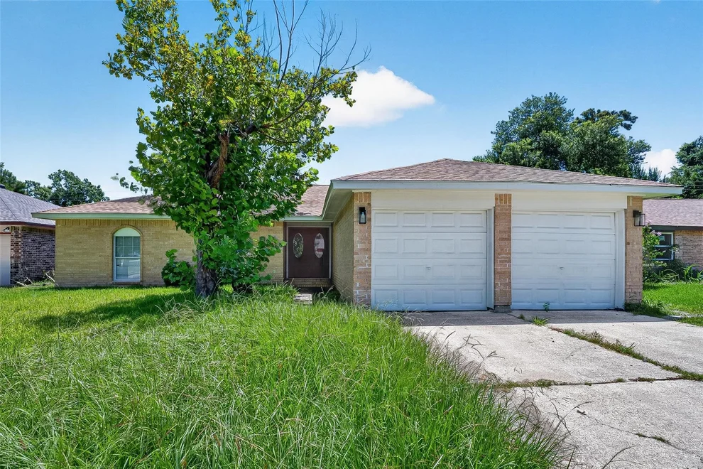 Unit for sale at 1446 Castle Glen Drive, Houston, TX 77015