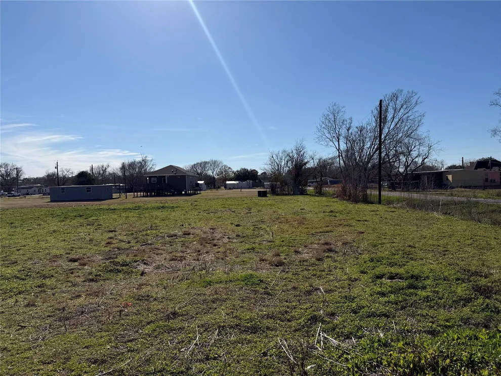 Unit for sale at Lot 7 Ave A, Markham, TX 77456