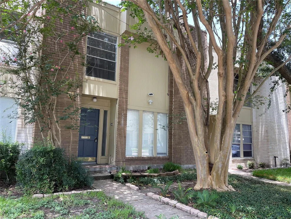 Unit for sale at 5210 Woodlawn Place, Bellaire, TX 77401