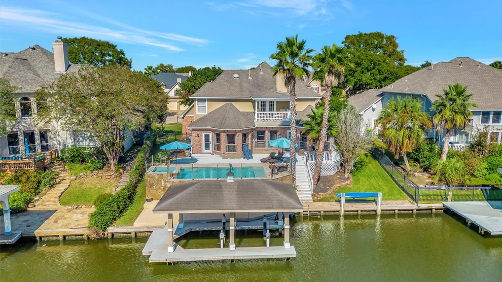 Unit for sale at 2525 Breaux Trace, Seabrook, TX 77586