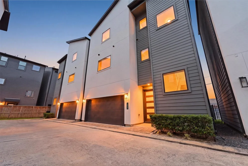 Unit for sale at 2404 Hadley, Houston, TX 77003