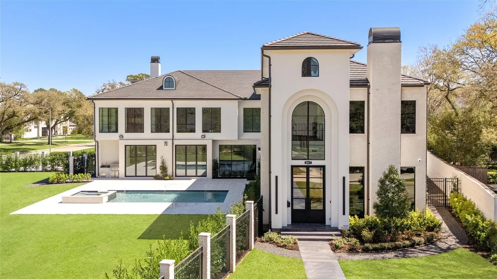 Unit for sale at 5517 Sturbridge Drive, Houston, TX 77056