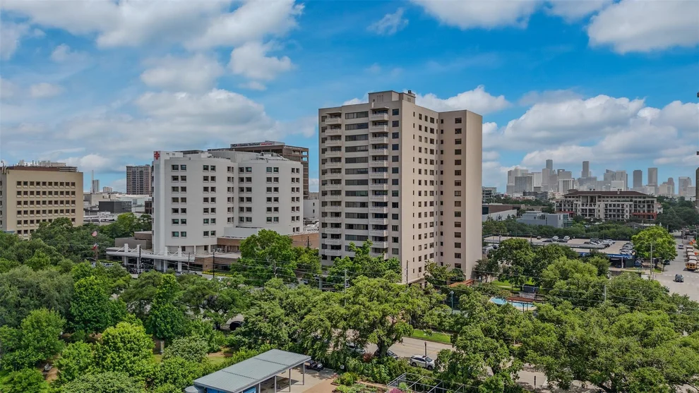 Unit for sale at 1400 Hermann Drive, Houston, TX 77004