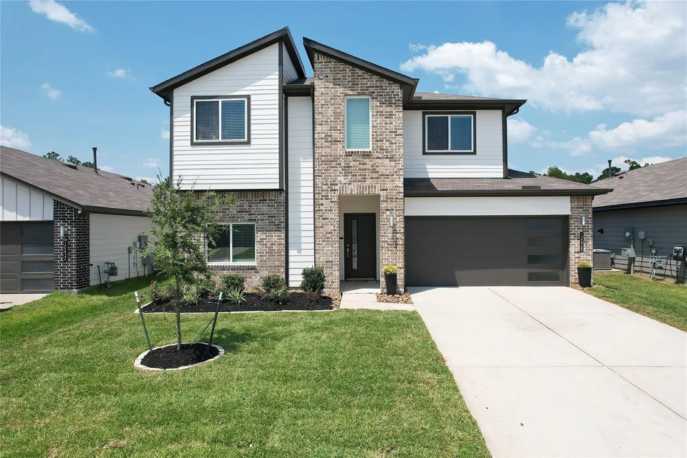 Unit for sale at 10428 Great Basin Lane, Conroe, TX 77384