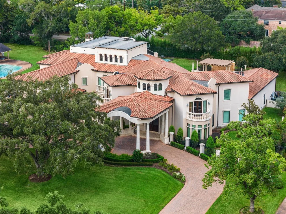 Unit for sale at 5412 Sturbridge Drive, Houston, TX 77056