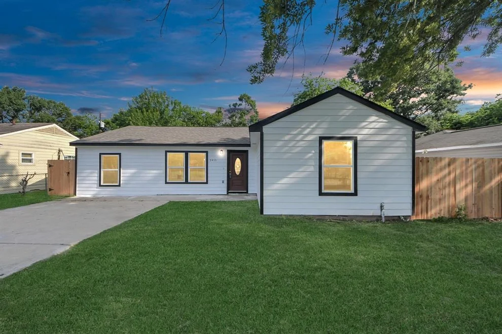 Unit for sale at 5911 Southurst Street, Houston, TX 77033