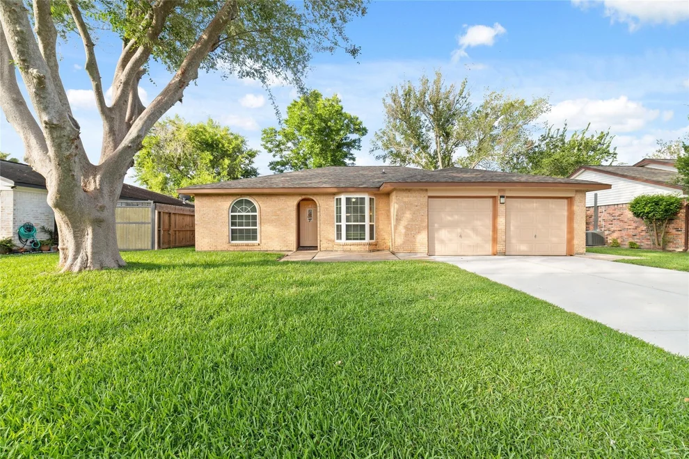 Unit for sale at 12207 Plumpoint Drive, Houston, TX 77099