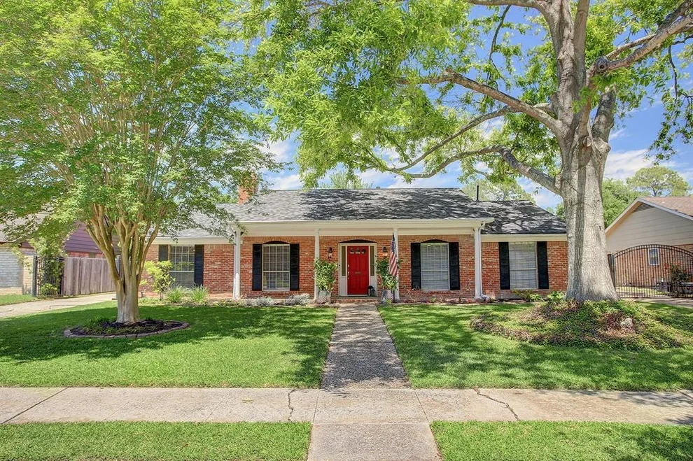 Unit for sale at 10714 Lynbrook Drive, Houston, TX 77042